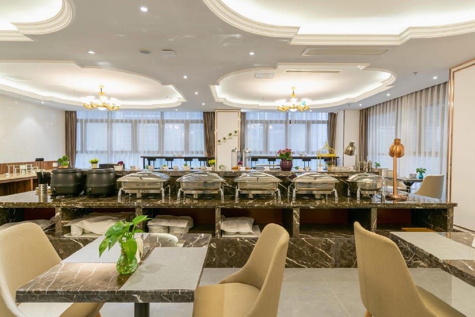 Yangzhou Yihe Hotel (Jinghuacheng guozhanzhongxin Train station)) Hotel in Jiangsu