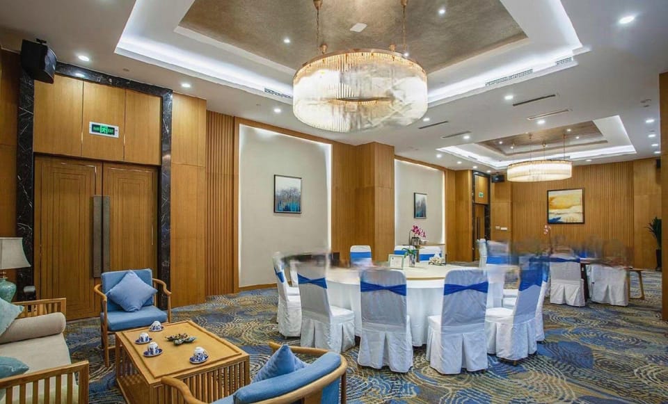 Moon Lake Hotel Hotel in Jiangsu
