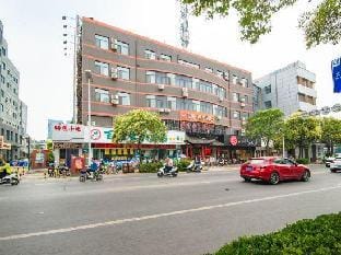 Junyi Chain Hotel (Yangzhou Slender West Lake Siwangting Road Branch) Hotel in Jiangsu