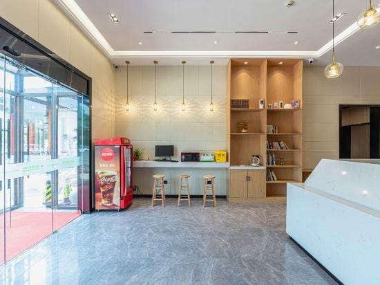 GreenTree Inn (Yangzhou Jiangdu Yangtze River West Road Zizai Park Branch) Hotel in Jiangsu