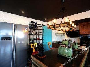 Punk Ballet Manshenghuo Hotel (Yangzhou Slender West Lake) Hotel in Jiangsu