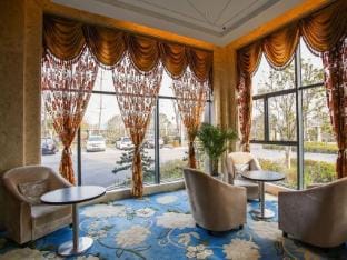 Yangzhou Canal Spring Hotel (East High-speed Railway Station) Hotel in Jiangsu
