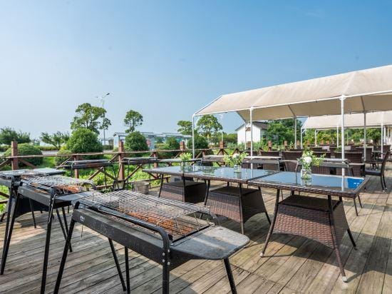 Villa Rhyme Taihu Lake Fishing Pool BBQ Manor Villa (Dongshan Grandma Bridge Branch) Hotel in Suzhou