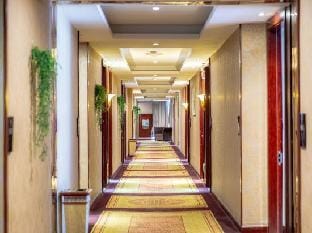 Late Return · First See Hotel (Suzhou Wujiang Shengze International Trade Center Branch) Hotel in Suzhou
