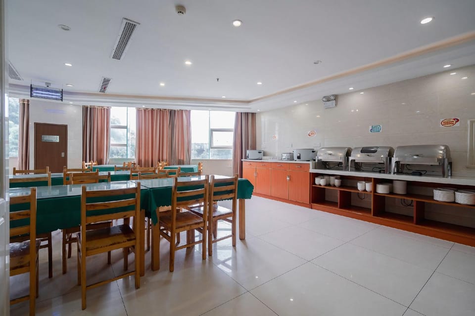 Wuxi Longtai Express Hotel (Singapore Industrial Park Shuofang Airport) Hotel in Suzhou