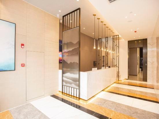 Qingmu Platinum Hotel (Nanjing South Railway Station South Square) Hotel in Nanjing
