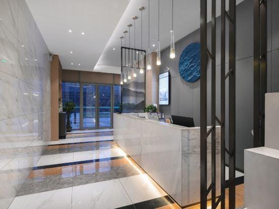 Qingmu Platinum Hotel (Nanjing South Railway Station South Square) Hotel in Nanjing