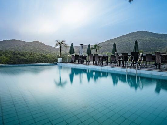 Nanjing Yuequnqing·Thai style Tangquan Holiday Homestay Hotel in Nanjing