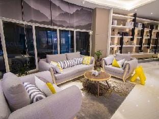 Rest Comfort  Hotel(Nanjing Chengxin Avenue Zhushan Road subway station store） Hotel in Nanjing