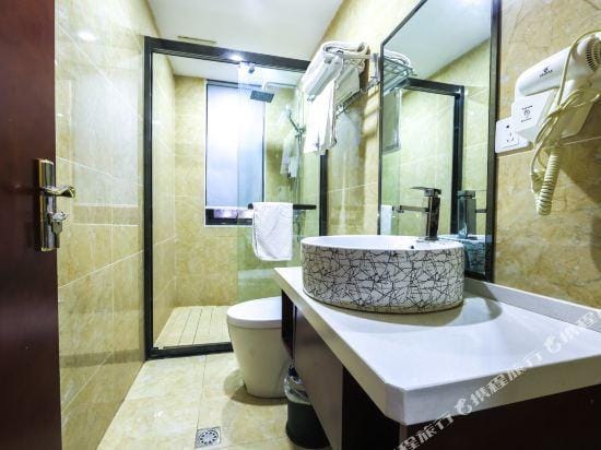 Home Inn Huaxuan Selective Hotel (Nanjing Shuyang Wool Textile Factory Subway Station) Hotel in Nanjing