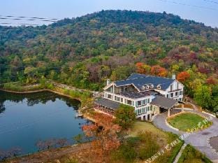 Tangshan Hot Springs RV Camp Hotel in Nanjing