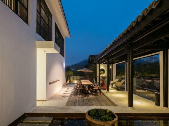 Chaji Shanju Holiay Hotel (Nanjing Laoshan Bulao Village Store) Hotel in Nanjing
