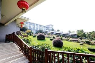Jasmine Garden Resort Hotel in Nanjing
