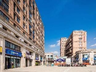Time fashion cinema Hotel (Nanjing Software Avenue subway entrance store) Hotel in Nanjing
