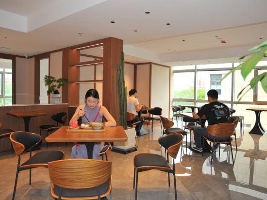 Yujing Hotel (Nanjing Longwan Tianjie Zhushan Road Subway Station) Hotel in Nanjing