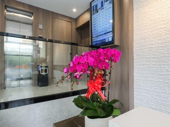 Kaju Hotel (Nanjing South Railway Station Shuanglong Avenue Subway Station) Hotel in Nanjing