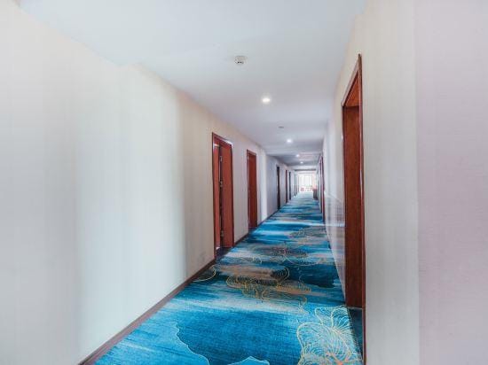Nanji Hotel (Nanjing Presidential Palace Floating Bridge Subway Station) Hotel in Nanjing