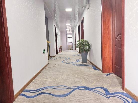 Nanjing Ruijia Hotel (Yuhuatai Scenic Area Branch) Hotel in Nanjing