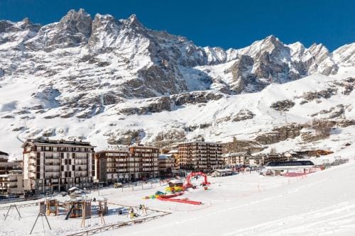 Chalet Matterhorn Francois - Central Ski Chalet with SPA and Breakfast, 100mt lift Hotel in Breuil-Cervinia