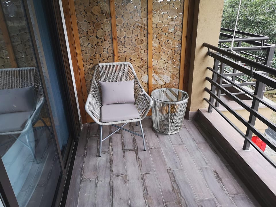 Elegant Restaurant Hotel in Hangzhou