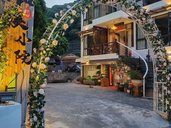 Qingfan Hexi Inn Hotel in Hangzhou