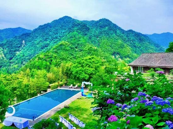 One Mountain Nine Houses Hotel in Hangzhou