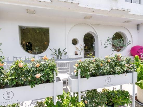 Huanxi Homestay Hotel in Hangzhou