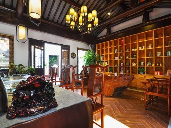 Floral Hotel·Nanjing Bulao Village Original Hotel (Laoshan National Forest Park Branch) Hotel in Nanjing