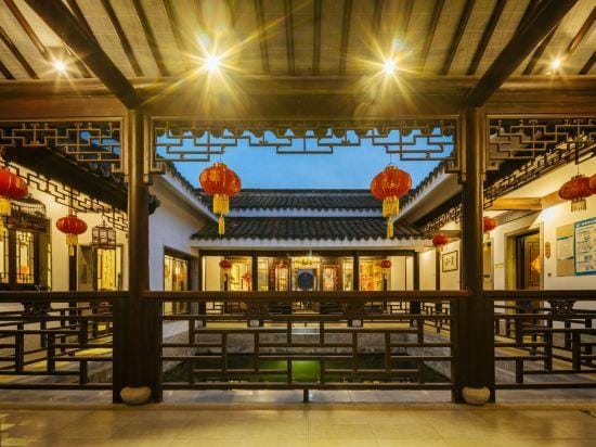 Floral Hotel·Nanjing Bulao Village Original Hotel (Laoshan National Forest Park Branch) Hotel in Nanjing