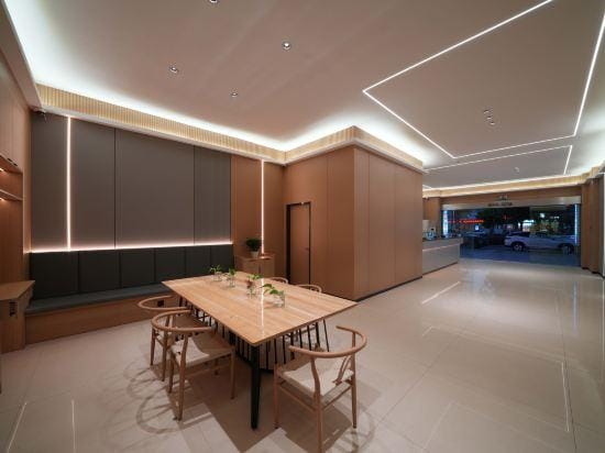 Chuangejia Huimei Hotel (Shaoxing Paojiang Agricultural Business College) Hotel in Hangzhou