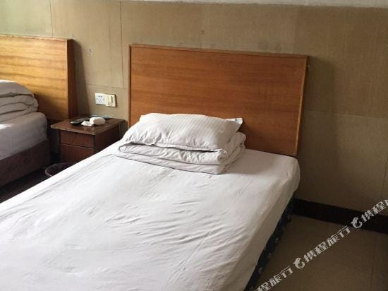 Dongxing Hostel Hotel in Hangzhou
