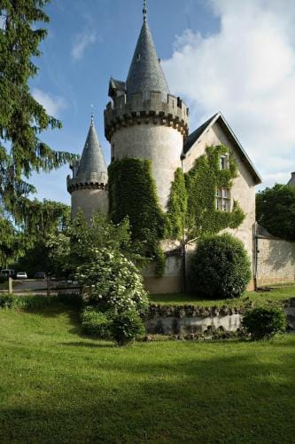 Chateau de Bellecroix Hotel in Bourgogne-Franche-Comté