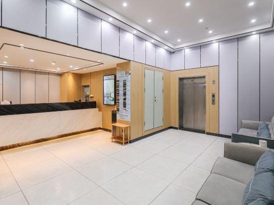 Qingmu Select Hotel (Nanjing Xinjiekou Zhangfuyuan Subway Station) Hotel in Nanjing