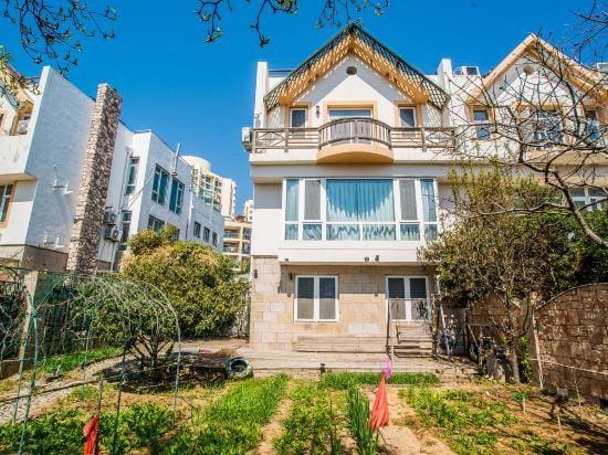 Yushu Linhai Seaside Villa Hotel in Qingdao