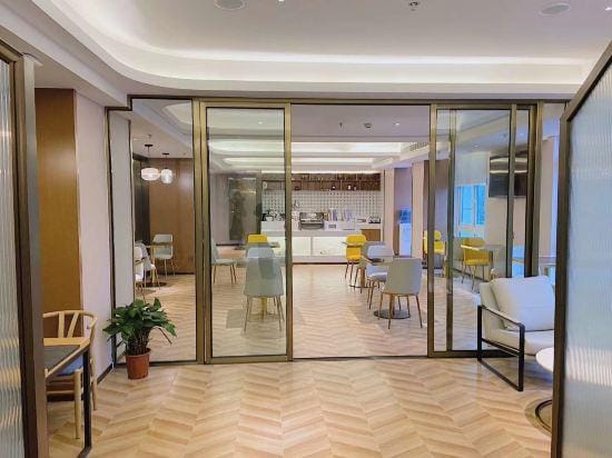 WECHIC Hotel (Chongqing North Station · Xinpaifang) Hotel in China
