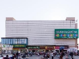 100 Liangpin Inn (Nanjing Southeast University & Chengxin Avenue Subway Station) Hotel in Nanjing