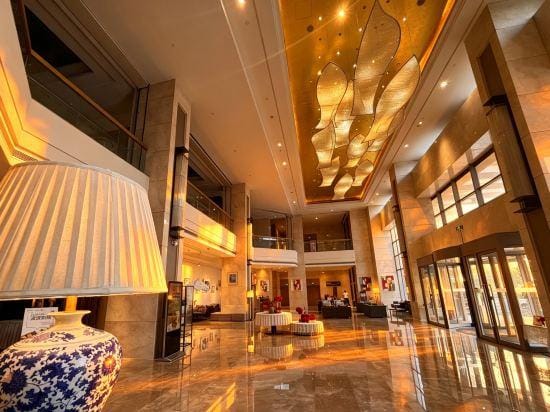 Chongqing Baolong Yiyue Selected Hotel (Hechuan Baolong Plaza Branch) Hotel in China