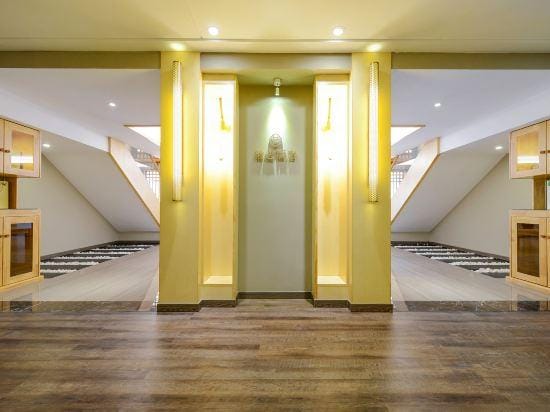 Yuexi Xiaoshe Homestay (Chongqing Guanyinqiao Hongqihegou Light Rail Station) Hotel in China
