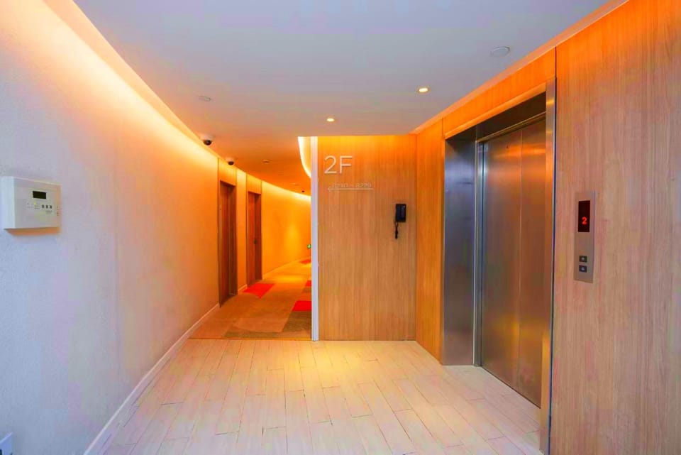 Hanting Hotel (Shanghai Hongqiao Railway Station Qixin Road Branch) Hotel in Shanghai