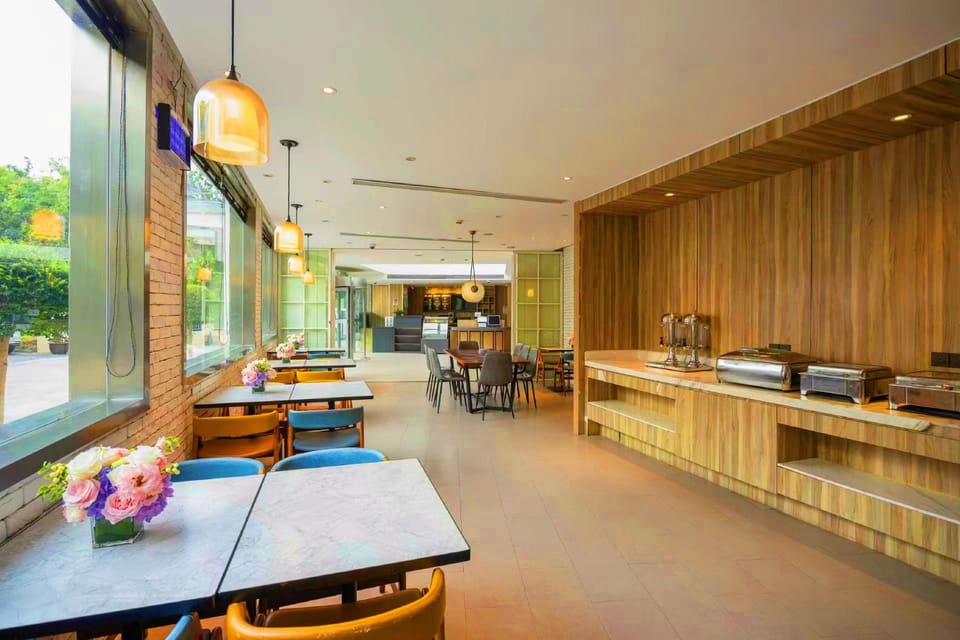 Hanting Hotel (Shanghai Hongqiao Railway Station Qixin Road Branch) Hotel in Shanghai