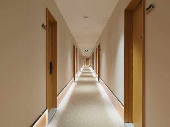 Free Hotel (Shanghai Bailian Central Shopping Plaza ) Hotel in Shanghai