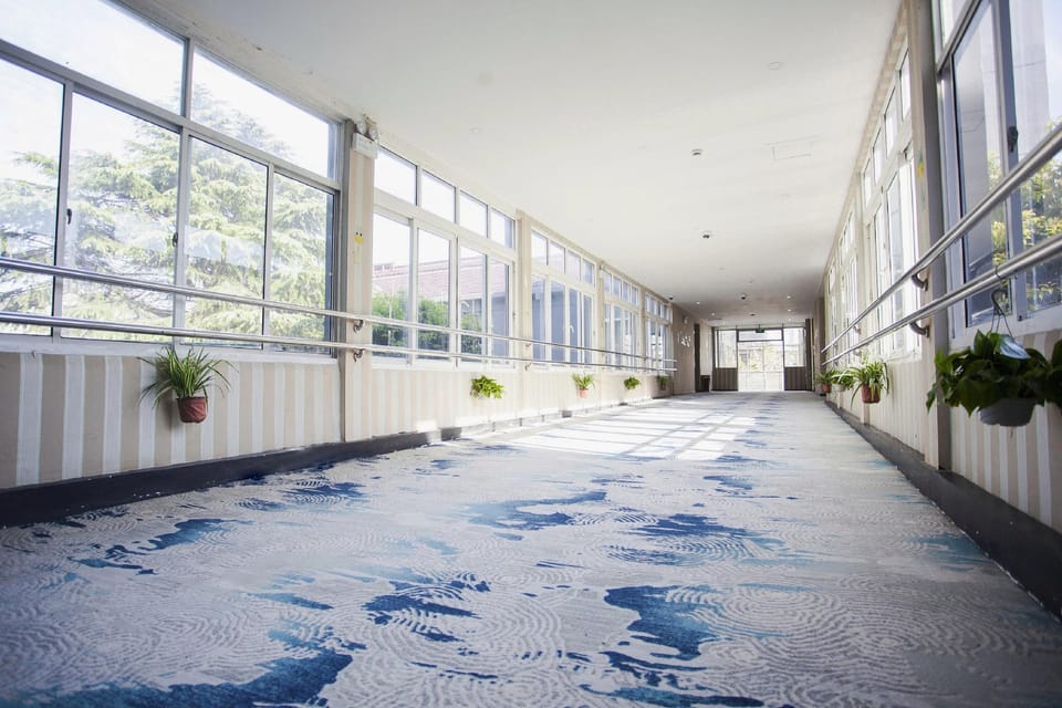 Qingzhu·Huating Premium Hotel (Shanghai Hangtou Hunan Highway Store) Hotel in Shanghai