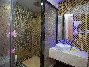 Sudden Boutique Hotel (Shanghai Loushanguan Road) Hotel in Shanghai