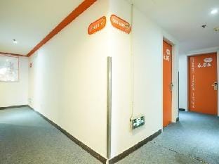 Pod Inn Hotel (Shanghai East China Normal University Jinshajiang Road Subway Station) Hotel in Shanghai