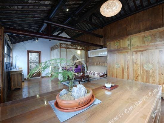 Jiaoli Xiaozhu Boutique Inn Hotel in Shanghai