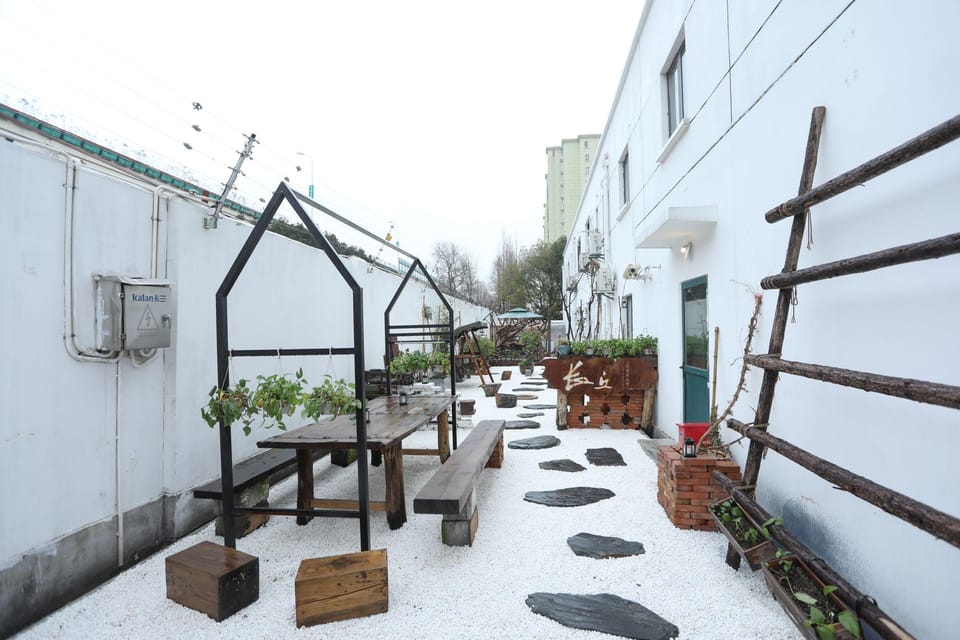Changqiu International Youth Hostel (Shanghai Hongqiao International Exhibition Center) Hotel in Shanghai
