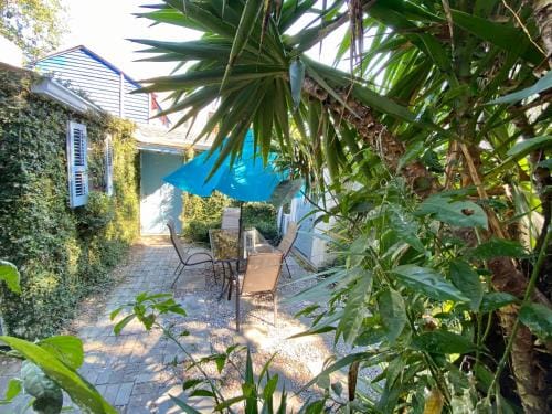 Antonine Apartment Upper Garden District Inn in Harvey