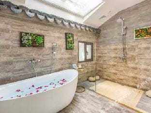 Caoxi Bieyuan Hotel Hotel in Shanghai
