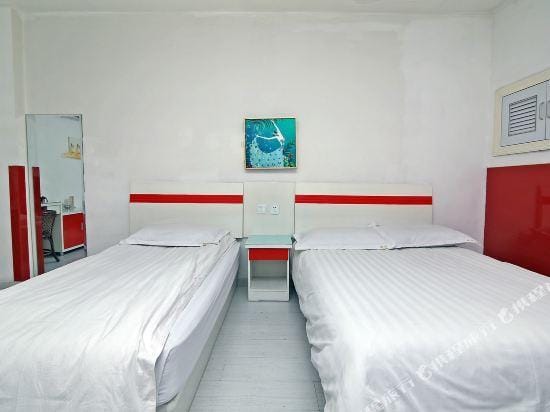 Holiday Hostel Hotel in Shanghai