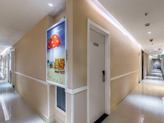 100 Inn (Shanghai Hongqiao Airport Longbai Xincun Metro Station) Hotel in Shanghai